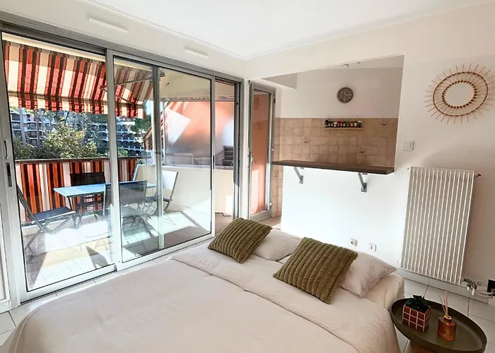 Lumineux, & Piscines - Mandelieu