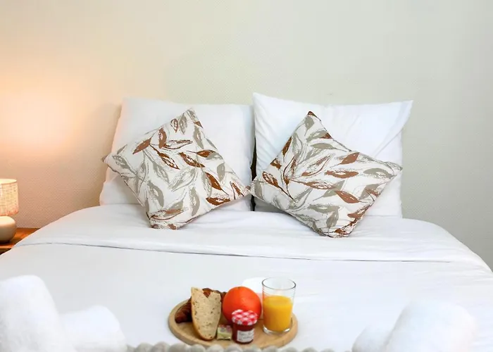 Lumineux, & Piscines - * Mandelieu