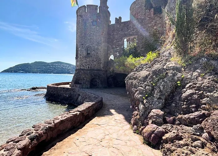Appartement Lumineux, & Piscines - *